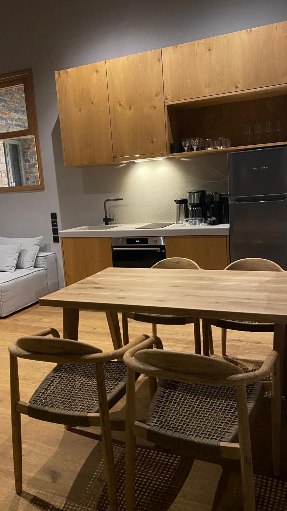 Ej Boutique Suites 米利纳 外观 照片