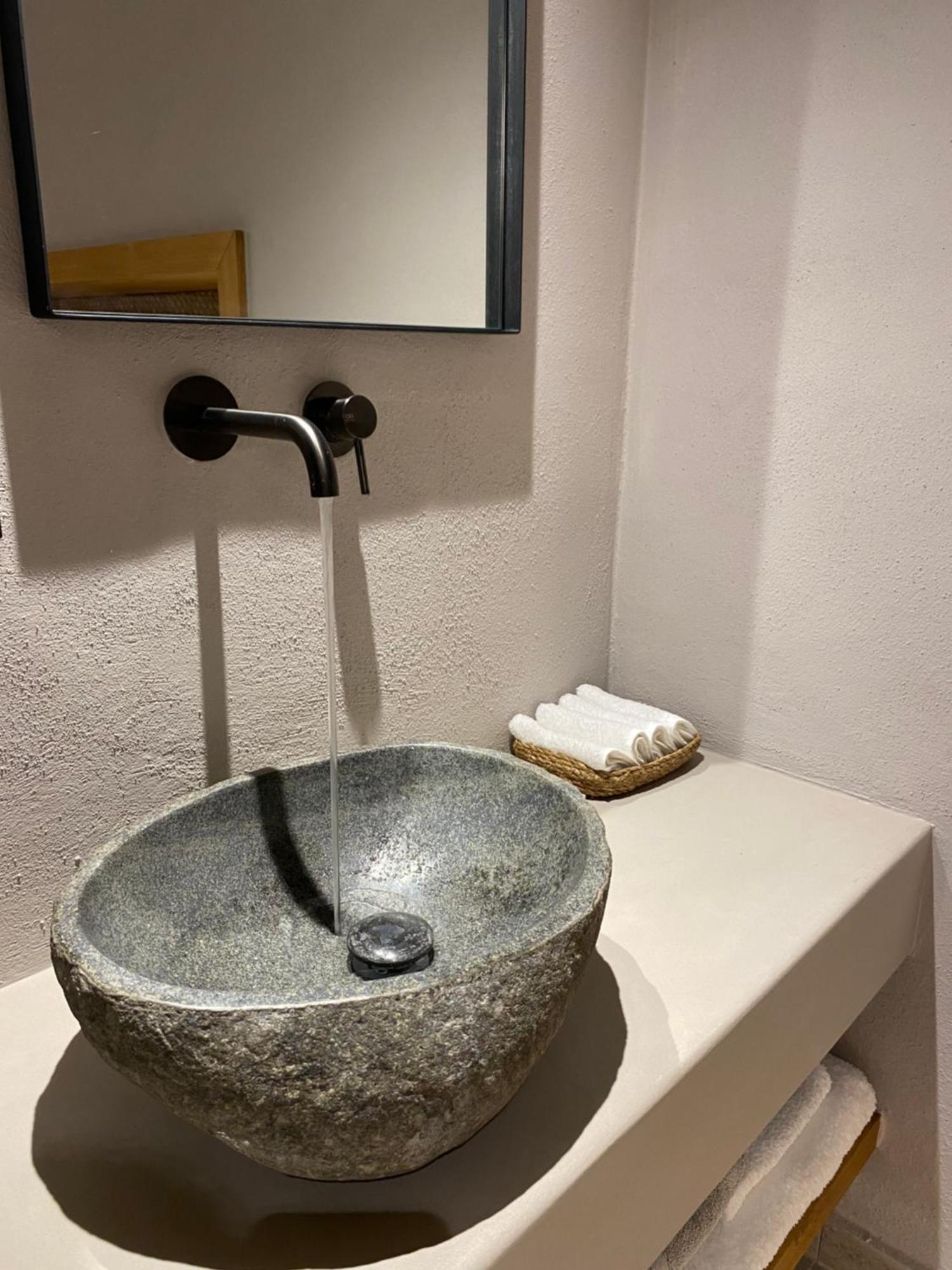 Ej Boutique Suites 米利纳 外观 照片