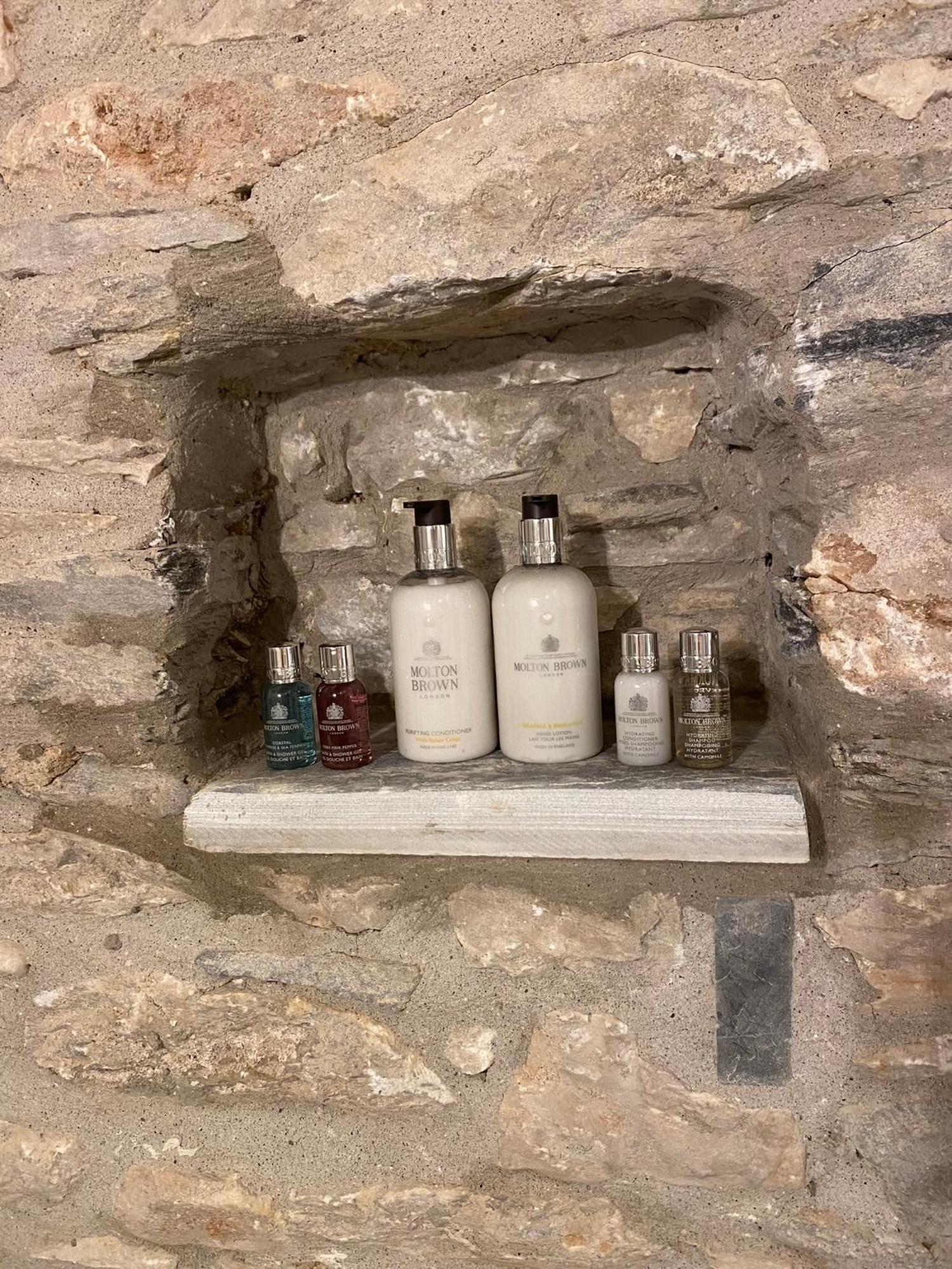 Ej Boutique Suites 米利纳 外观 照片